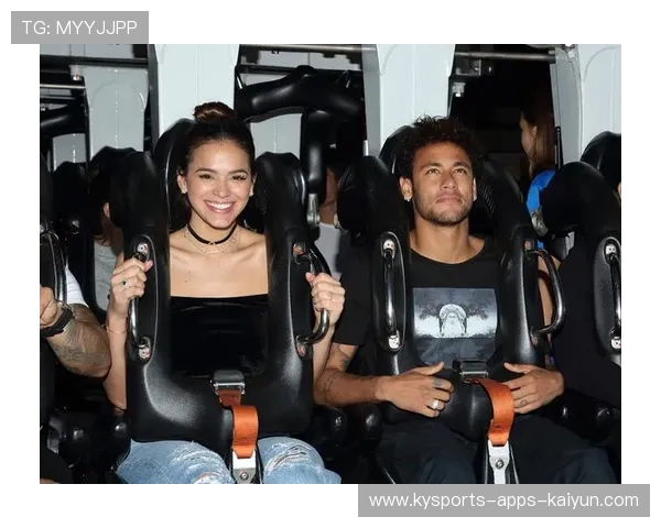 内马尔与家人共度周末照片曝光，生活化暖心